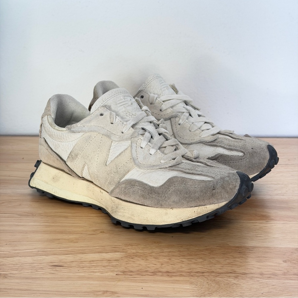 New Balance Women’s 327 Sneakers 8.0 (Men’s 6.5)